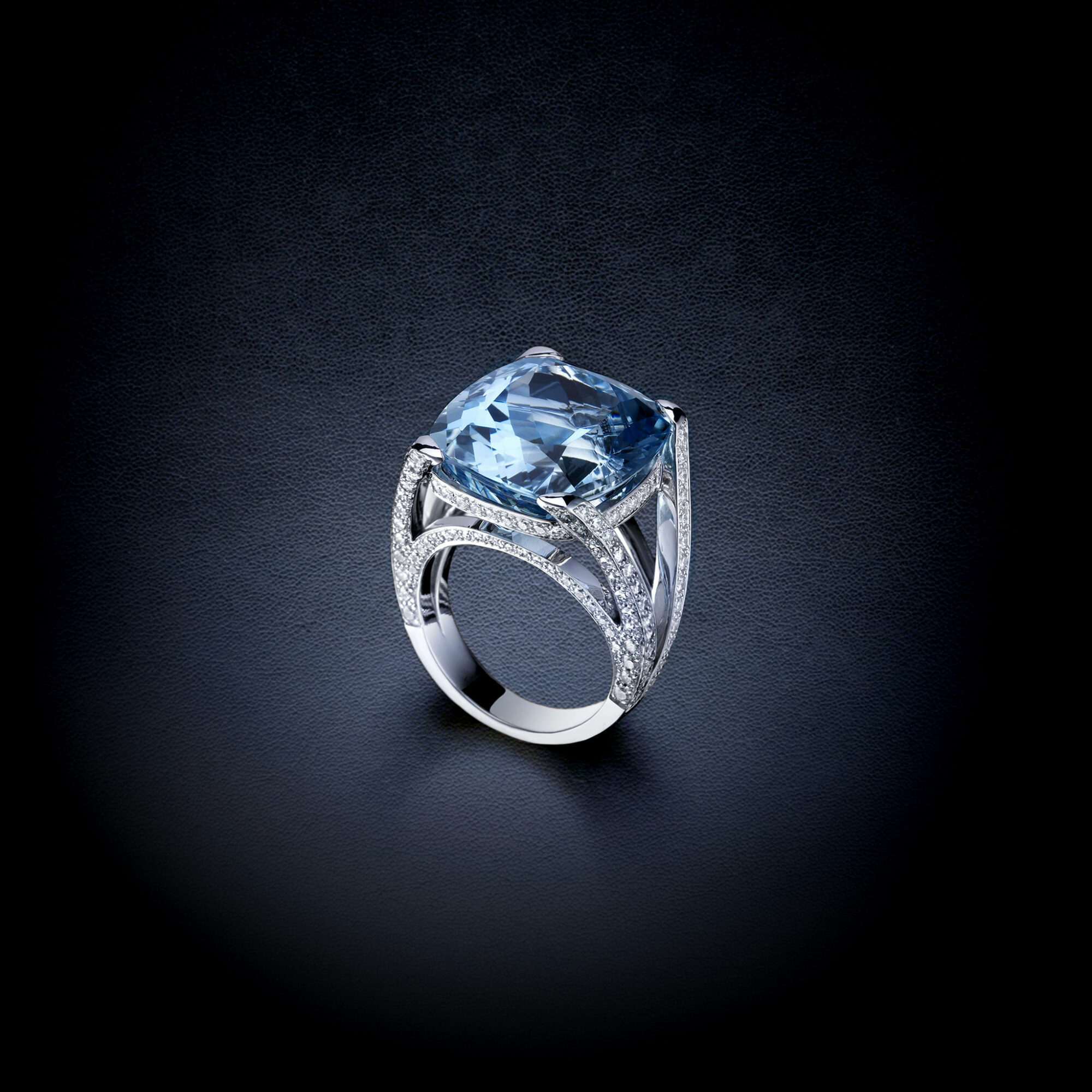 Ring COCKTAIL diamonds and Aqua-Marine