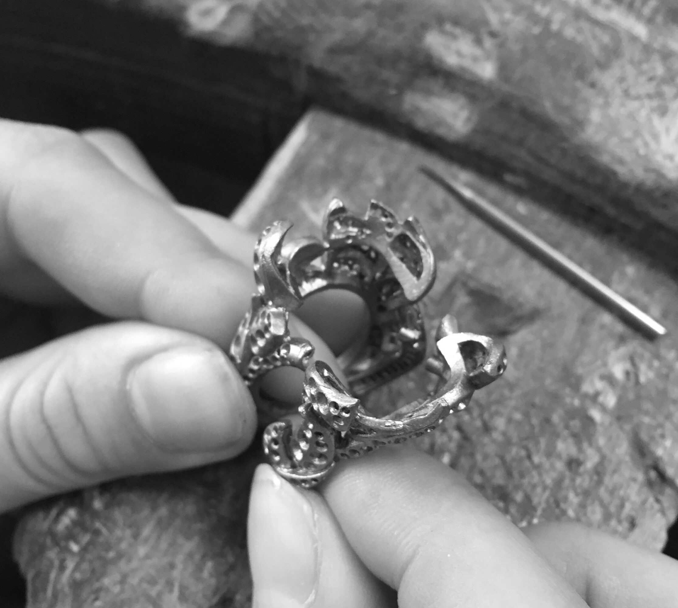 Le travail de joaillerie